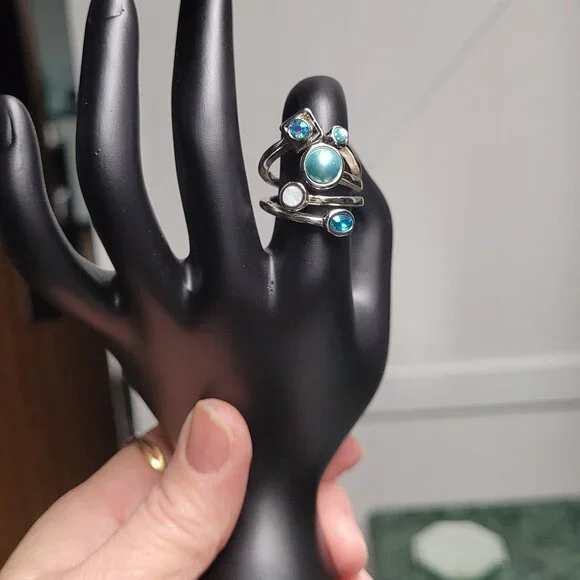 Lia sophia Sz 7 “Comet” ring, cut crystals and glass pearls, silver tone. EUC - Picture 11 of 13